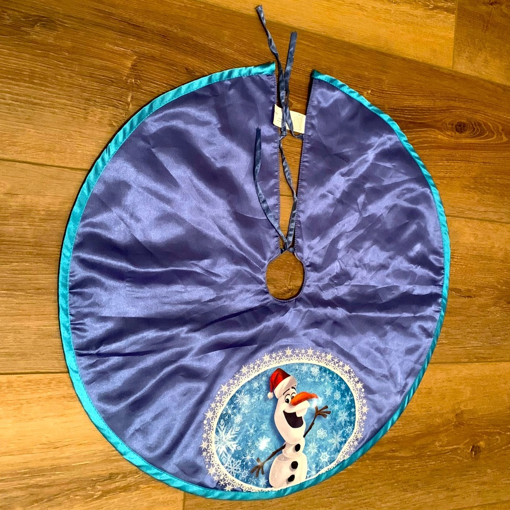 ❄️🎄 Olaf from Frozen 22.5” Christmas Tree Skirt
